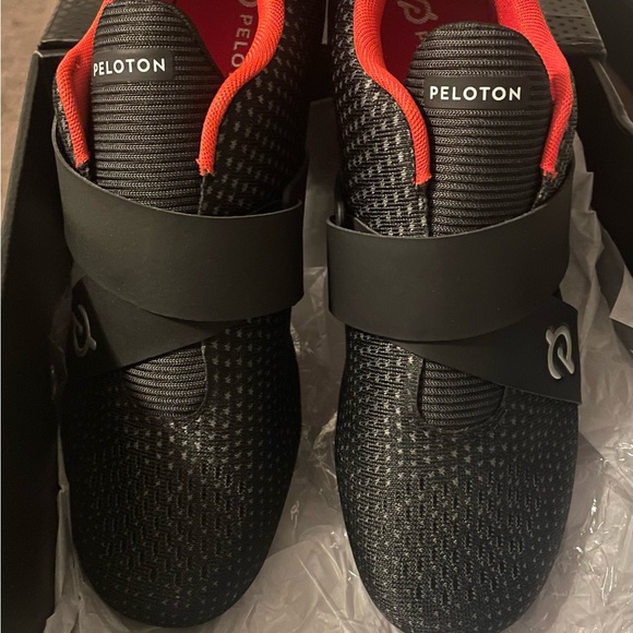 Peloton Women Cycling Shoes size 9.5 - Picture 3 of 5